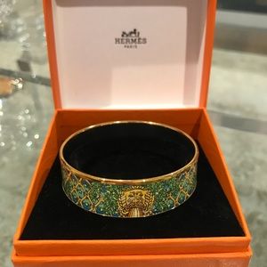 Hermes vintage lion head enamel bangle PM (65)